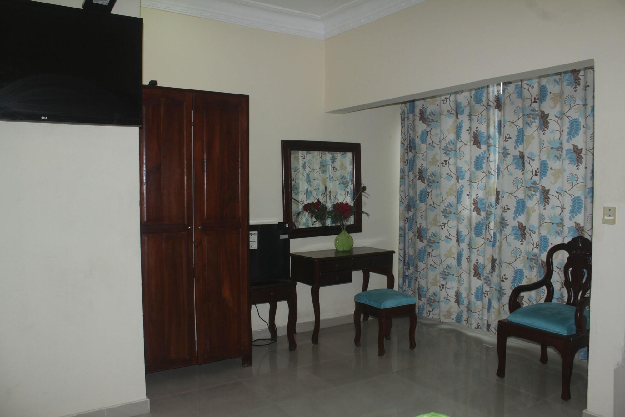 Hotel Luis V ซานโตโดมิงโก ภายนอก รูปภาพ