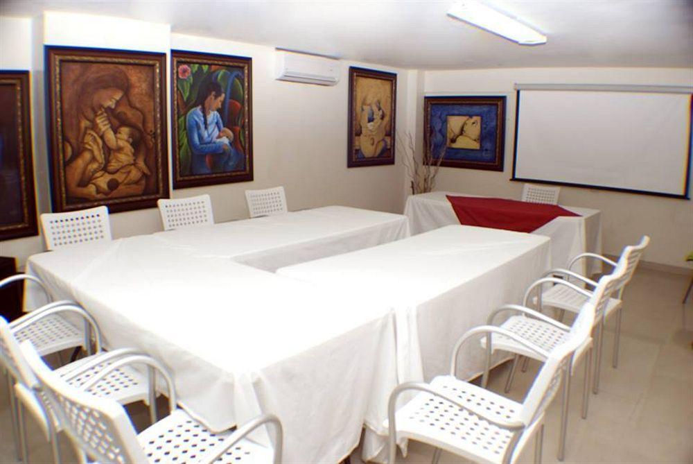 Hotel Luis V ซานโตโดมิงโก ภายนอก รูปภาพ