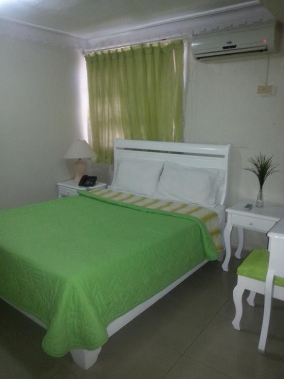 Hotel Luis V ซานโตโดมิงโก ภายนอก รูปภาพ