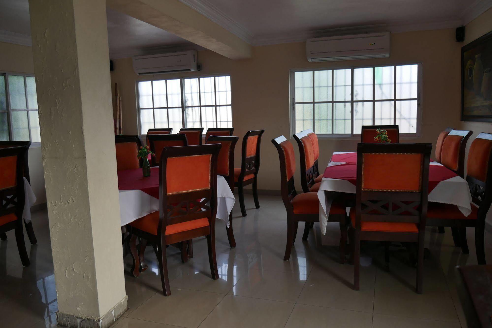Hotel Luis V ซานโตโดมิงโก ภายนอก รูปภาพ